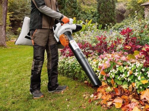 Best Gas Leaf Blower Reviews and Buying Guide of 2022