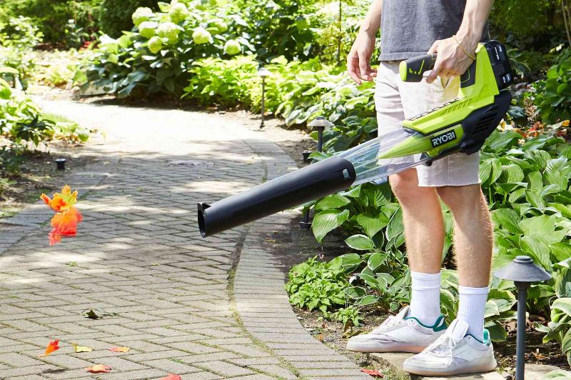 Best Practices for Leaf Blowers 